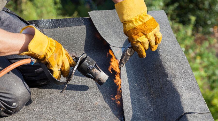Professional gutter cleaning in Conde, SD